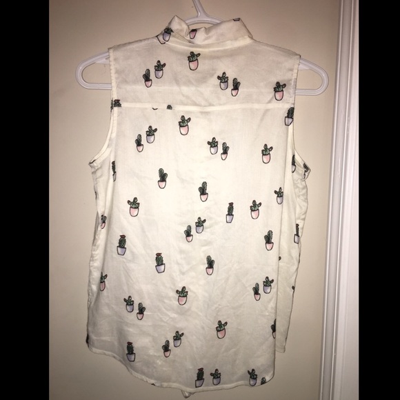 Button up - Picture 2 of 2